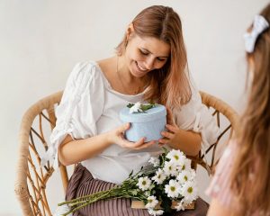 Gin Hampers for Her: A Thoughtful Touch to Women’s Wellness